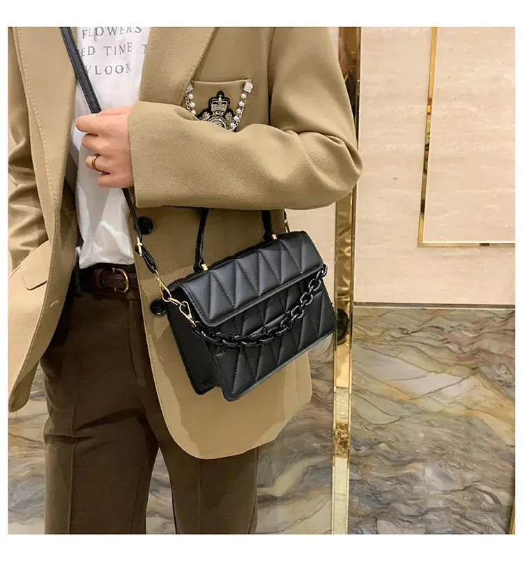 Bolsa Feminina Tiracolo Acolchoada